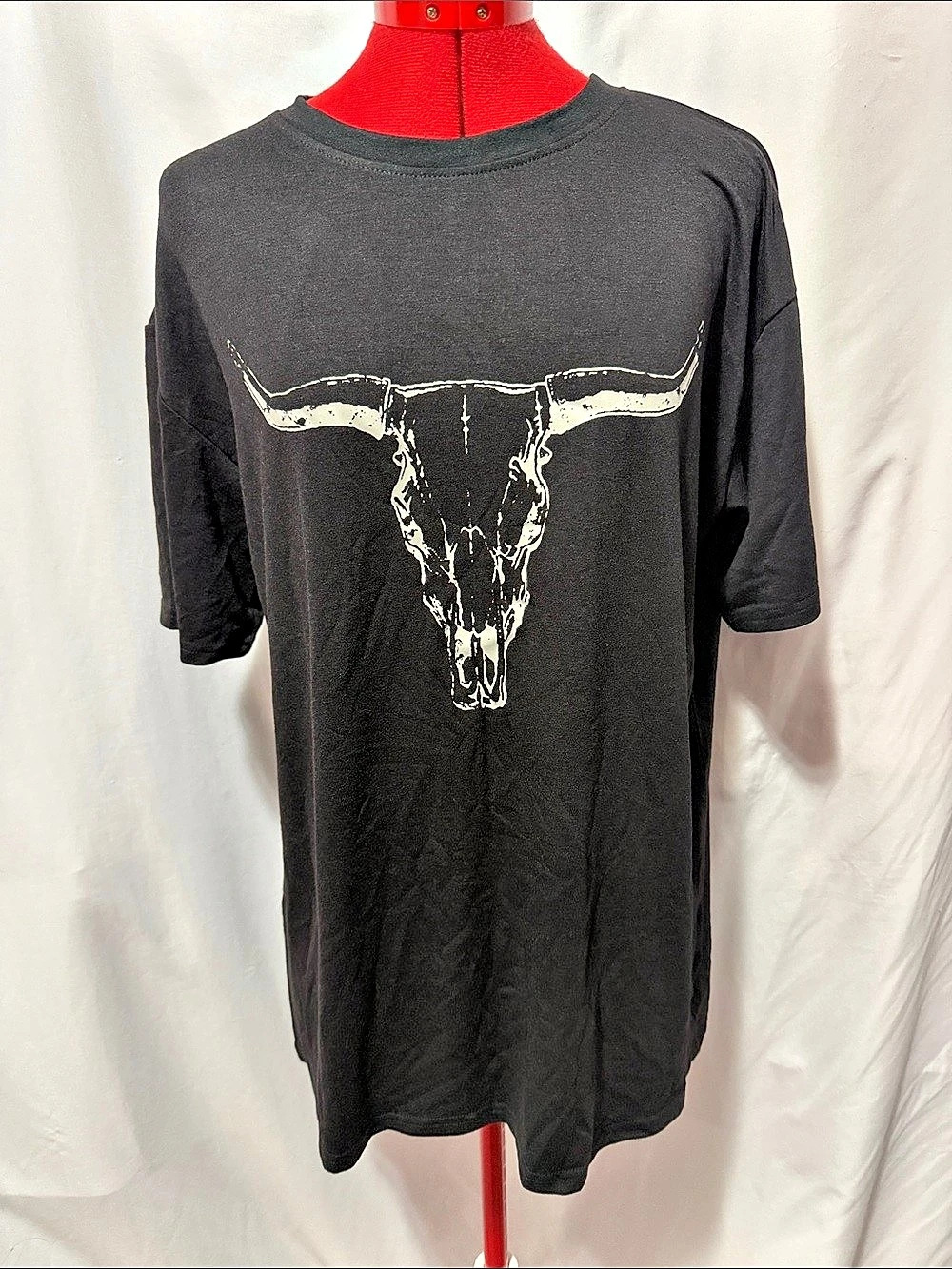 Bull Graphic Short Sleeve Tee Size Small